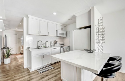 Northeast Anaheim Condo | 2 bedroom 1 bath beautiful condo in Placentia with WiFi, AC and two car garage