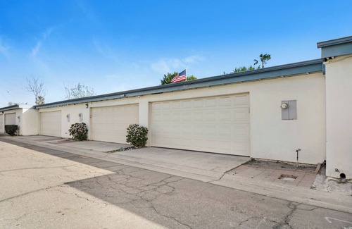 Northeast Anaheim Condo | 2 bedroom 1 bath beautiful condo in Placentia with WiFi, AC and two car garage
