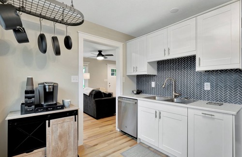Bloomington House | 2 Bedroom 1 Bathroom Gem