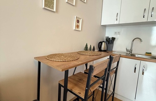 Esenyurt Apartment | 2 Bedroom 1 Living roombig apartment with AC, WiFi,Free Parking