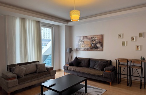 Esenyurt Apartment | 2 Bedroom 1 Living roombig apartment with AC, WiFi,Free Parking
