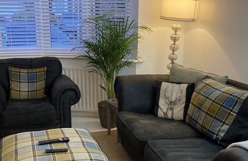 Andover House | 2 bedroom, 1 office space home in Andover - walking distance to town