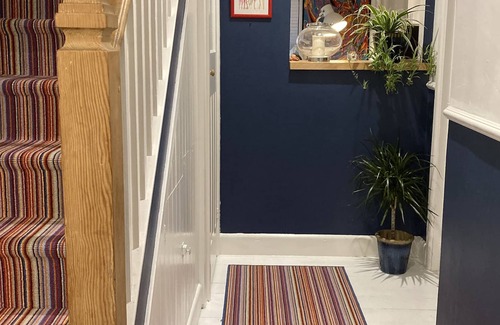 Andover House | 2 bedroom, 1 office space home in Andover - walking distance to town