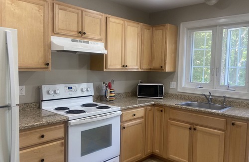 Portland House | 2 bedroom 15 minute drive to in town Portland No Pets