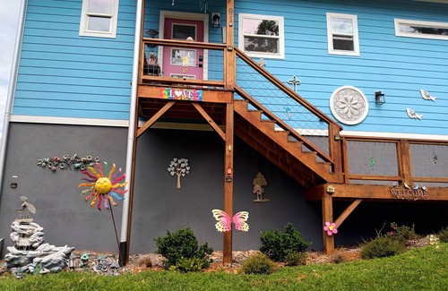 Woodfin House | 2 Bedroom 2 Bath Apt w Mountain Views - Water, Electric & Internet ON