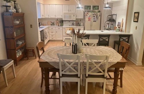 Hyde Park Condo | 2 Bedroom 2 Bath Condo In East Hyde Park on Wasson Way Trail with Pool