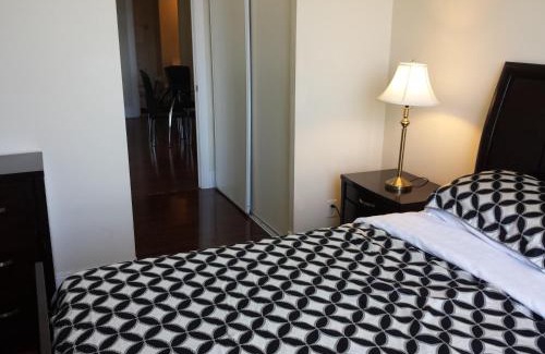 Downtown Mississauga Apartment | 2 BEDROOM 2 Bathroom Best Value Prime Location in Missisauga