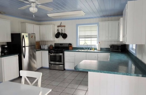 Hope Town Villa | 2-bedroom/2-bathroom Steps Away From the Beach at Turtle Hill Resort