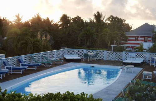 Hope Town Villa | 2-bedroom/2-bathroom Steps Away From the Beach at Turtle Hill Resort
