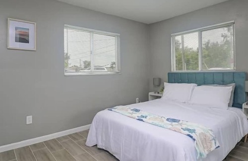 Westminister Apartment | 2 Bedroom 660142 by Houzlet