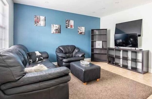Garden Isles Apartment | 2 Bedroom 687397 by Houzlet