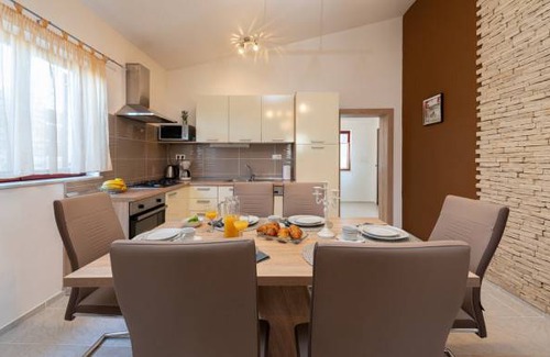 Gornji Zemunik House | 2 bedroom accommodation in Zemunik Gornji