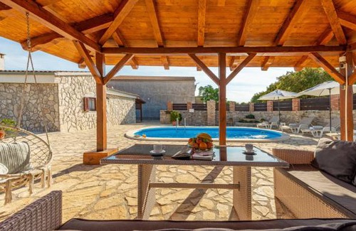 Gornji Zemunik House | 2 bedroom accommodation in Zemunik Gornji