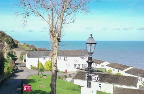 Aberaeron Ski Chalet | 2 bedroom accommodation in Gilfach-Yr-Halen
