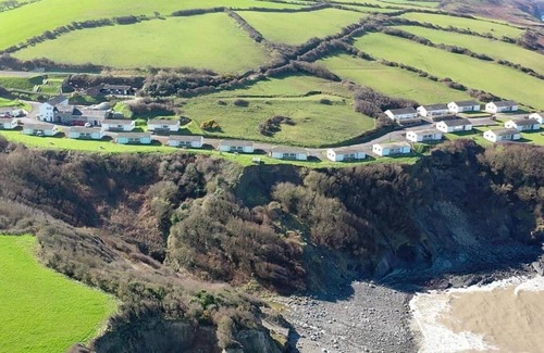 Aberaeron Ski Chalet | 2 bedroom accommodation in Gilfach-Yr-Halen