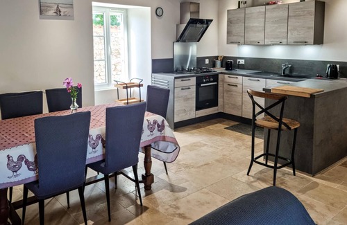Saint-Just-Luzac House | 2 bedroom accommodation in Saint-Just-Luzac