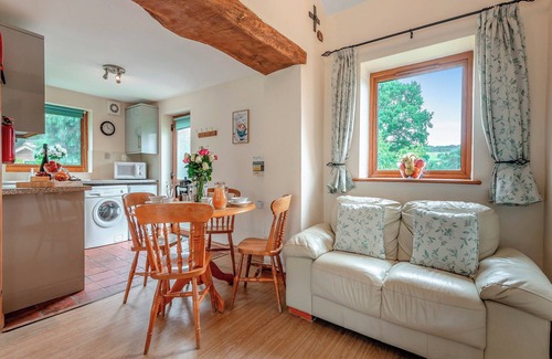 Woolland Cottage | 2 bedroom accommodation in Blandford Forum