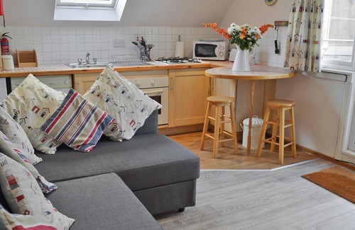 Middleton-on-Sea Cottage | 2 bedroom accommodation in Middleton-on-Sea