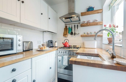 South Hayling Cottage | 2 bedroom accommodation in Hayling Island