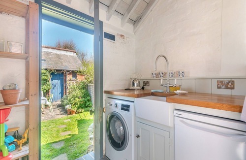 South Hayling Cottage | 2 bedroom accommodation in Hayling Island