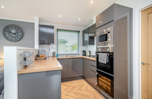Shepton Mallet Ski Chalet | 2 bedroom accommodation in Midsomer House, East Compton