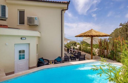 Miholascica House | 2 bedroom accommodation in Miholascica