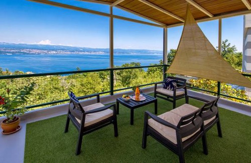 Tulisevica Apartment | 2 bedroom accommodation in Lovran