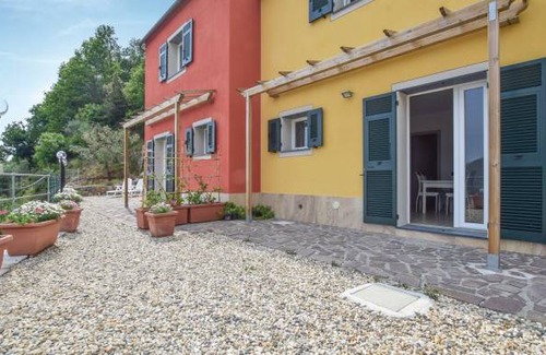 Costa House | 2 bedroom accommodation in Framura
