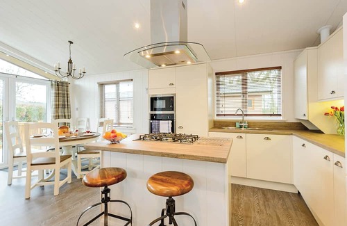 Holton Heath Ski Chalet | 2 bedroom accommodation in Holton Heath