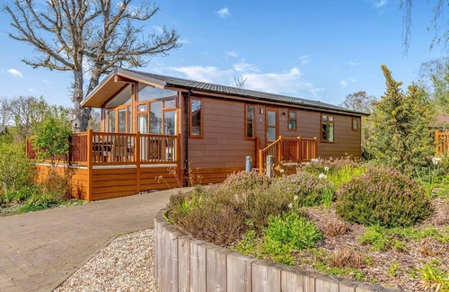 Holton Heath Ski Chalet | 2 bedroom accommodation in Holton Heath