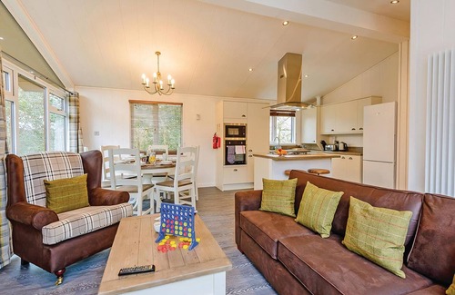 Holton Heath Ski Chalet | 2 bedroom accommodation in Holton Heath