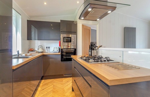 Woolverstone Cabin | 2 bedroom accommodation in Woolverstone, Ipswich