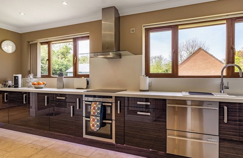 King's Lynn Cottage | 2 bedroom accommodation in Leziate, near Kings Lynn