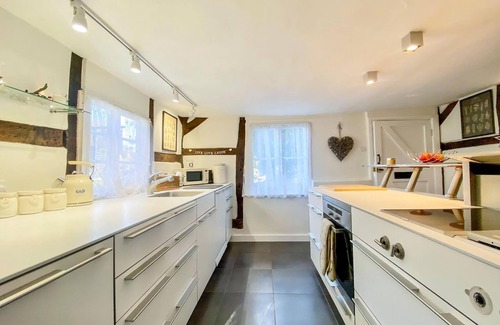 Marlborough Cottage | 2 bedroom accommodation in Wootton Rivers, near Marlborough