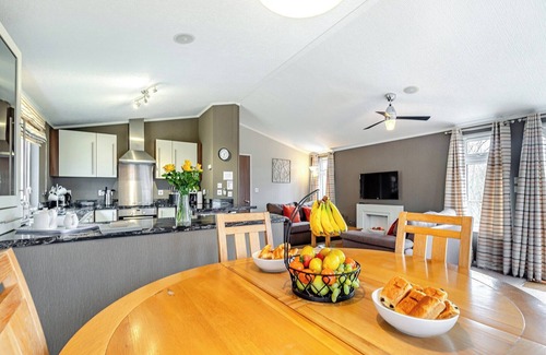 Ashby Woulds Cabin | 2 bedroom accommodation in Overseal, Nr Ashby-de-la-Zouch