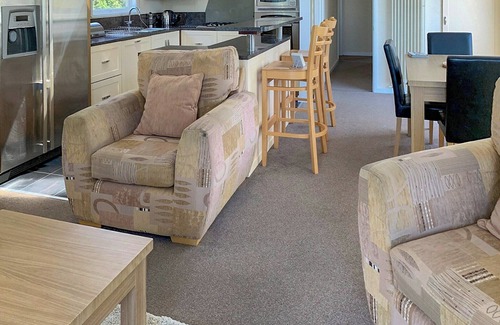 Tan-y-groes Ski Chalet | 2 bedroom accommodation in Tresaith Beach, Cardigan, Ceredigion