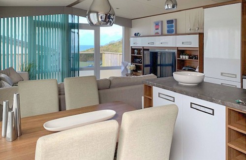 Tan-y-groes Ski Chalet | 2 bedroom accommodation in Tresaith Beach, Cardigan, Ceredigion