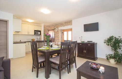 Filipana House | 2 bedroom accommodation in Filipana