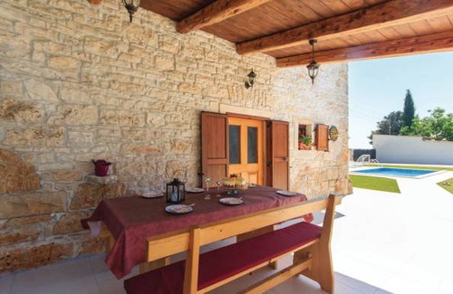 Filipana House | 2 bedroom accommodation in Filipana