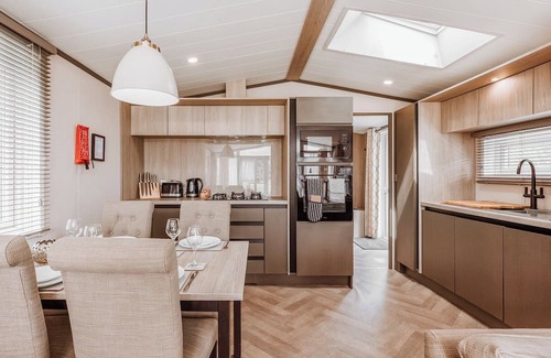 Bridgnorth Ski Chalet | 2 bedroom accommodation in Bridgnorth