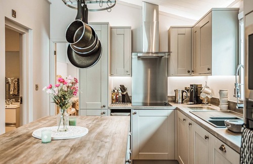 Bridgnorth Ski Chalet | 2 bedroom accommodation in Bridgnorth