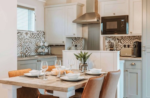Bridgnorth Ski Chalet | 2 bedroom accommodation in Bridgnorth
