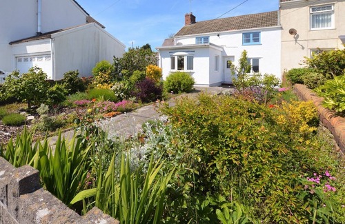 Burry Port Cottage | 2 bedroom accommodation in Burry Port