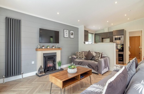 Earls Colne Ski Chalet | 2 bedroom accommodation in Earls Colne, Colchester