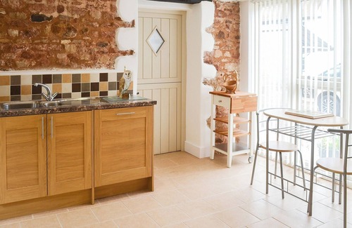 Cullompton Cottage | 2 bedroom accommodation in Kentisbeare, Cullompton