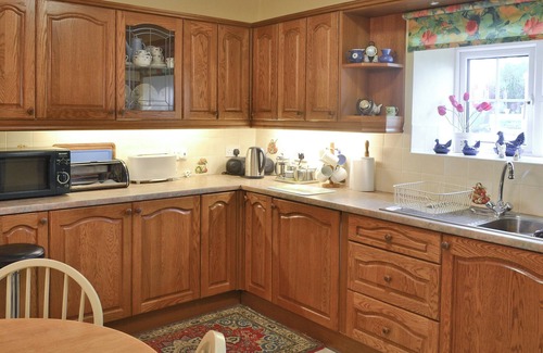 Garn Fadryn Cottage | 2 bedroom accommodation in Dinas, Lleyn Peninsula