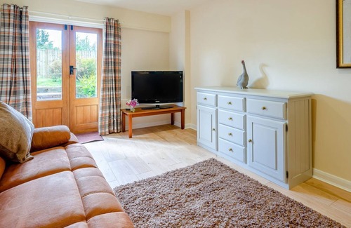 Leominster Cottage | 2 bedroom accommodation in Kingsland, near Leominster