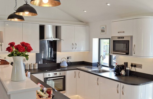Pentrefelin Cottage | 2 bedroom accommodation in Trapp, near Llandeilo