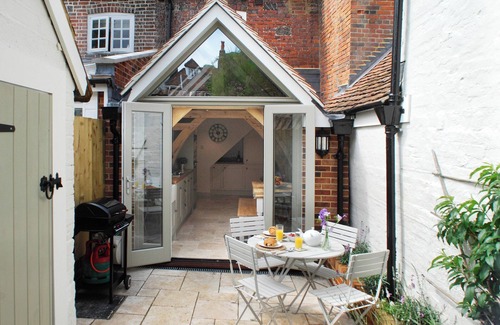 Winchester Cottage | 2 bedroom accommodation in Winchester