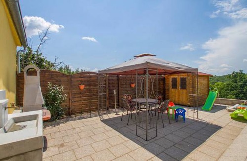 Snasici House | 2 bedroom accommodation in Labin